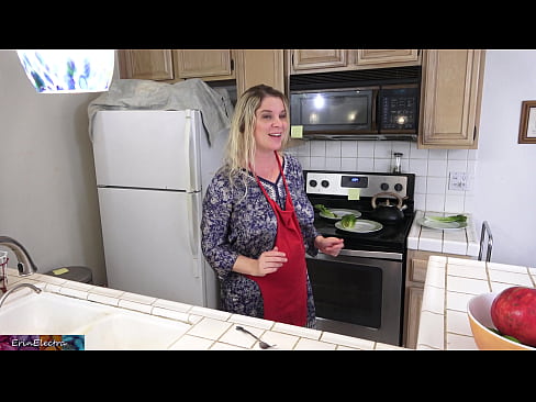 ❤️ A madrasta o ordenha na cozinha antes de sua data ❤️ Porno vídeo em porno pt-br.bsglass.ru ❌