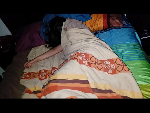 ❤️ Stepson berating sua jovem madrasta enquanto ela dorme. ❤️ Porno vídeo em porno pt-br.bsglass.ru ❌